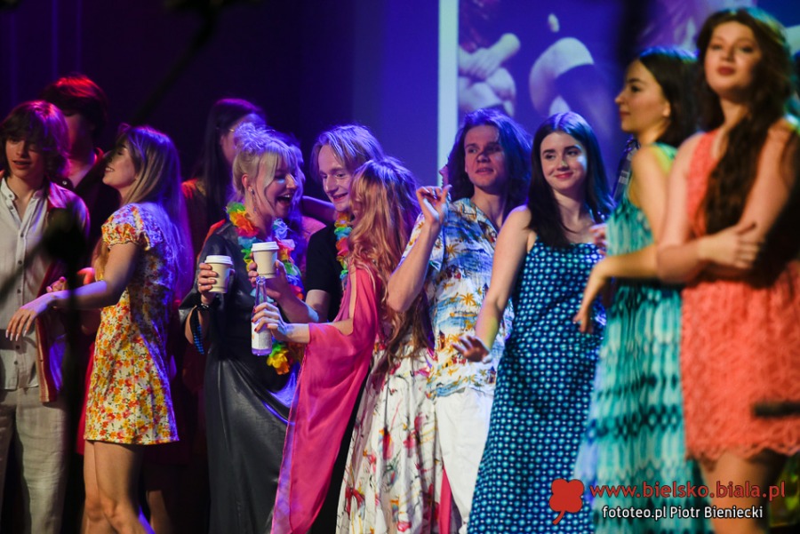 Wielki jubileusz kuźni talentów. Wzruszające występy i piękna scenografia