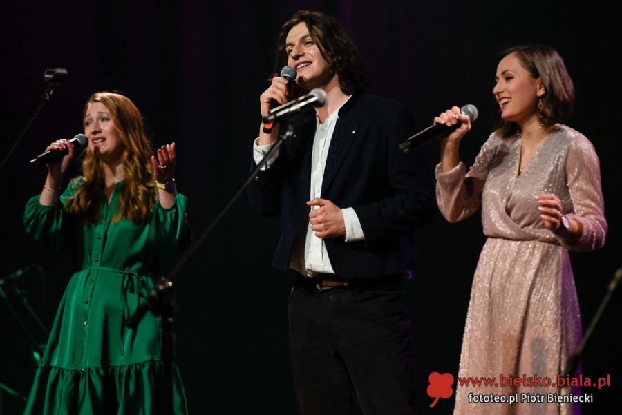 Wielki jubileusz kuźni talentów. Wzruszające występy i piękna scenografia