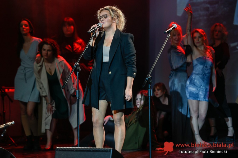 Wielki jubileusz kuźni talentów. Wzruszające występy i piękna scenografia