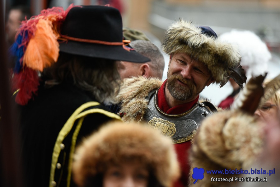 Turnieje walk, średniowieczna kuchnia i dmuchańce. Tu nikt się nie nudził