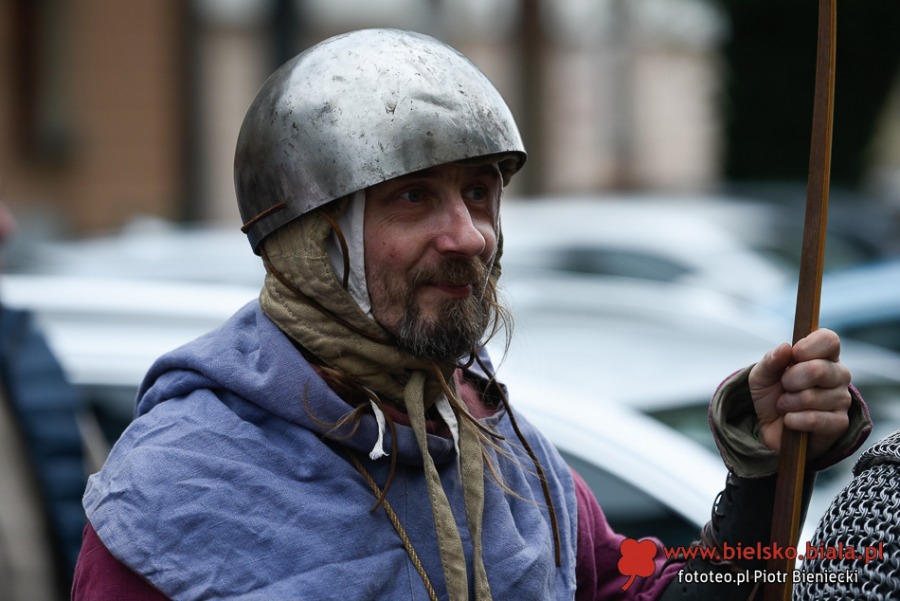Turnieje walk, średniowieczna kuchnia i dmuchańce. Tu nikt się nie nudził