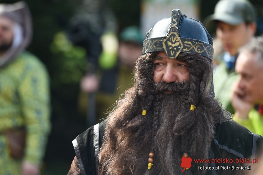 Turnieje walk, średniowieczna kuchnia i dmuchańce. Tu nikt się nie nudził