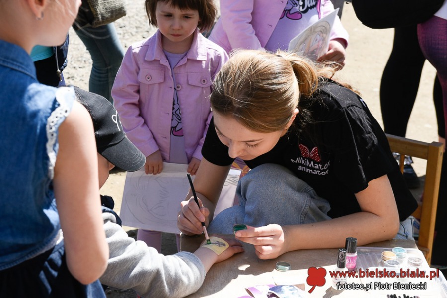 Takich tłumów nie pamiętają najstarsi górale. Na górze oscypki i wyśmienity żur