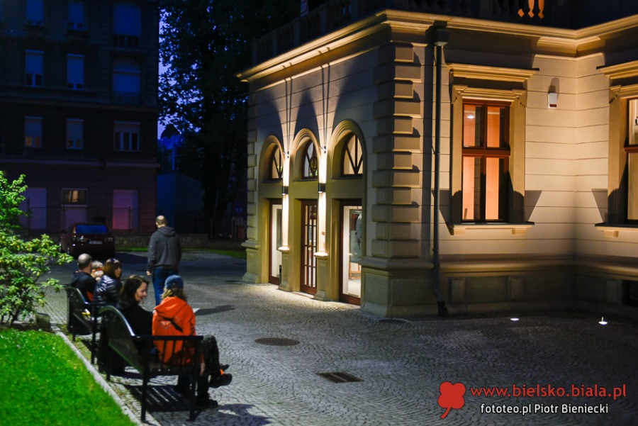 Jedyna taka noc w roku. Gra miejska, archiwalne filmy i warsztaty - foto