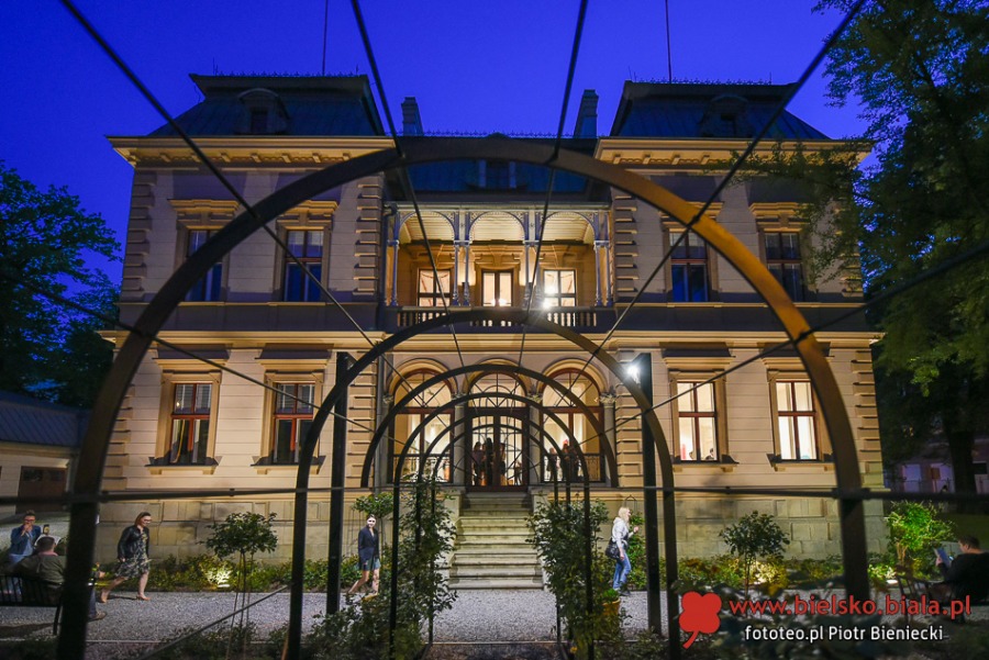 Jedyna taka noc w roku. Gra miejska, archiwalne filmy i warsztaty - foto