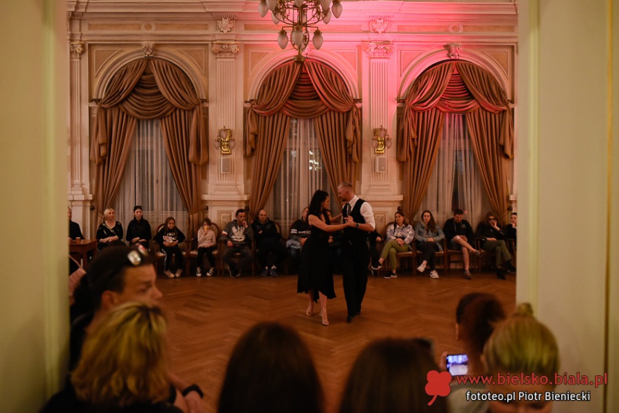 Jedyna taka noc w roku. Gra miejska, archiwalne filmy i warsztaty - foto
