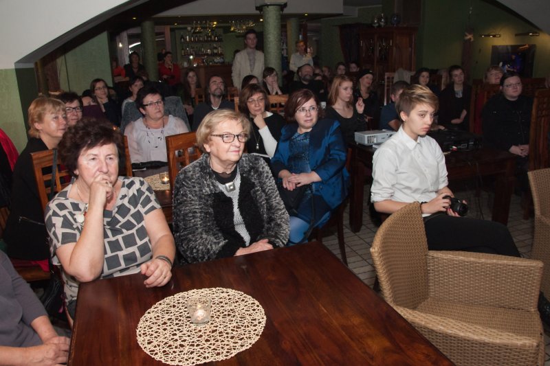 Niektórzy lubią poezję