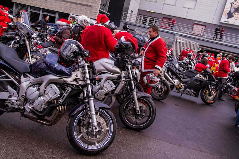 Mikołaje na motorze