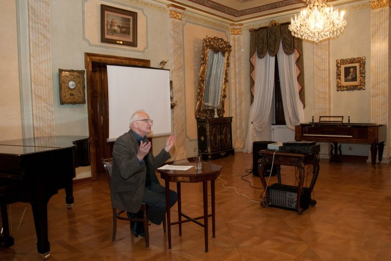 Stare kino w starym zamku