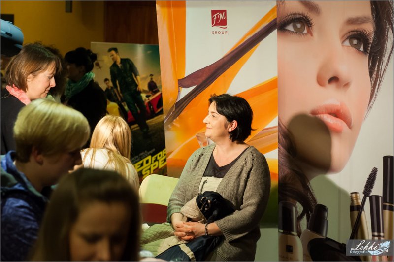 Pokaz trików makijażowych