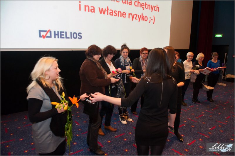 Pokaz trików makijażowych
