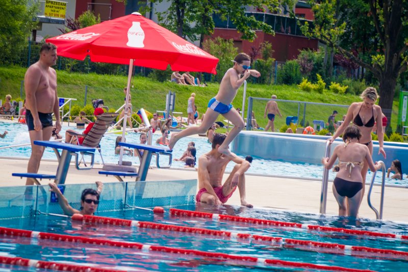 Zamieszanie na basenie w Cygańskim Lesie