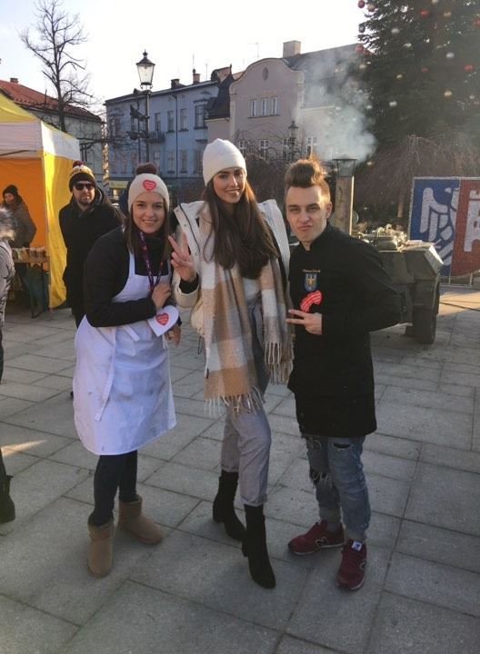 Kalendarze z pięknymi kobietami idą jak woda