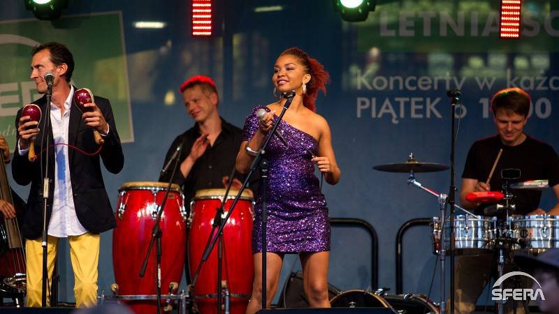Namiętna salsa przed Sferą